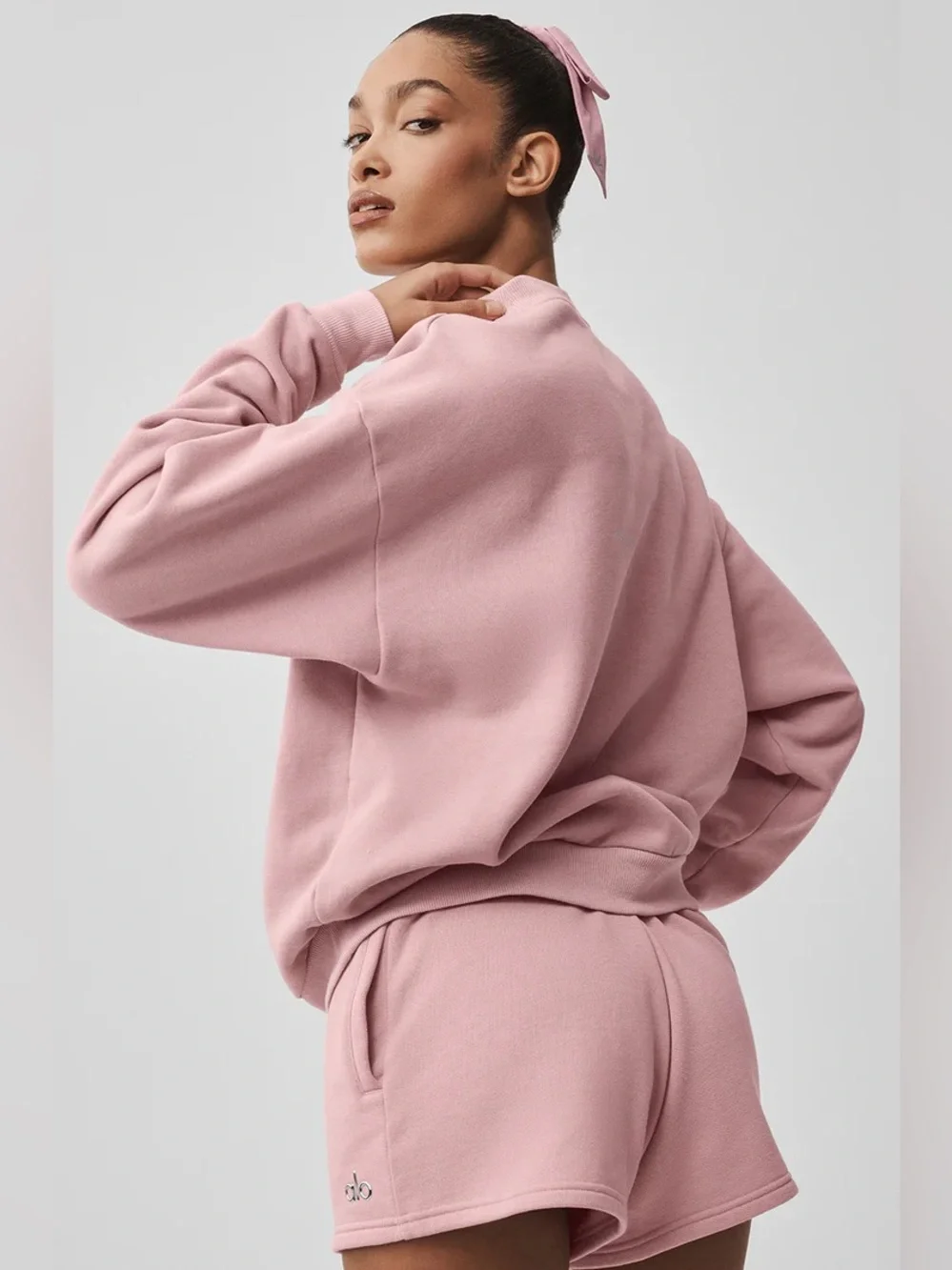 ALO YOGA | ✨NEW✨ Accolade Crew Neck Pullover in Vintage Pink